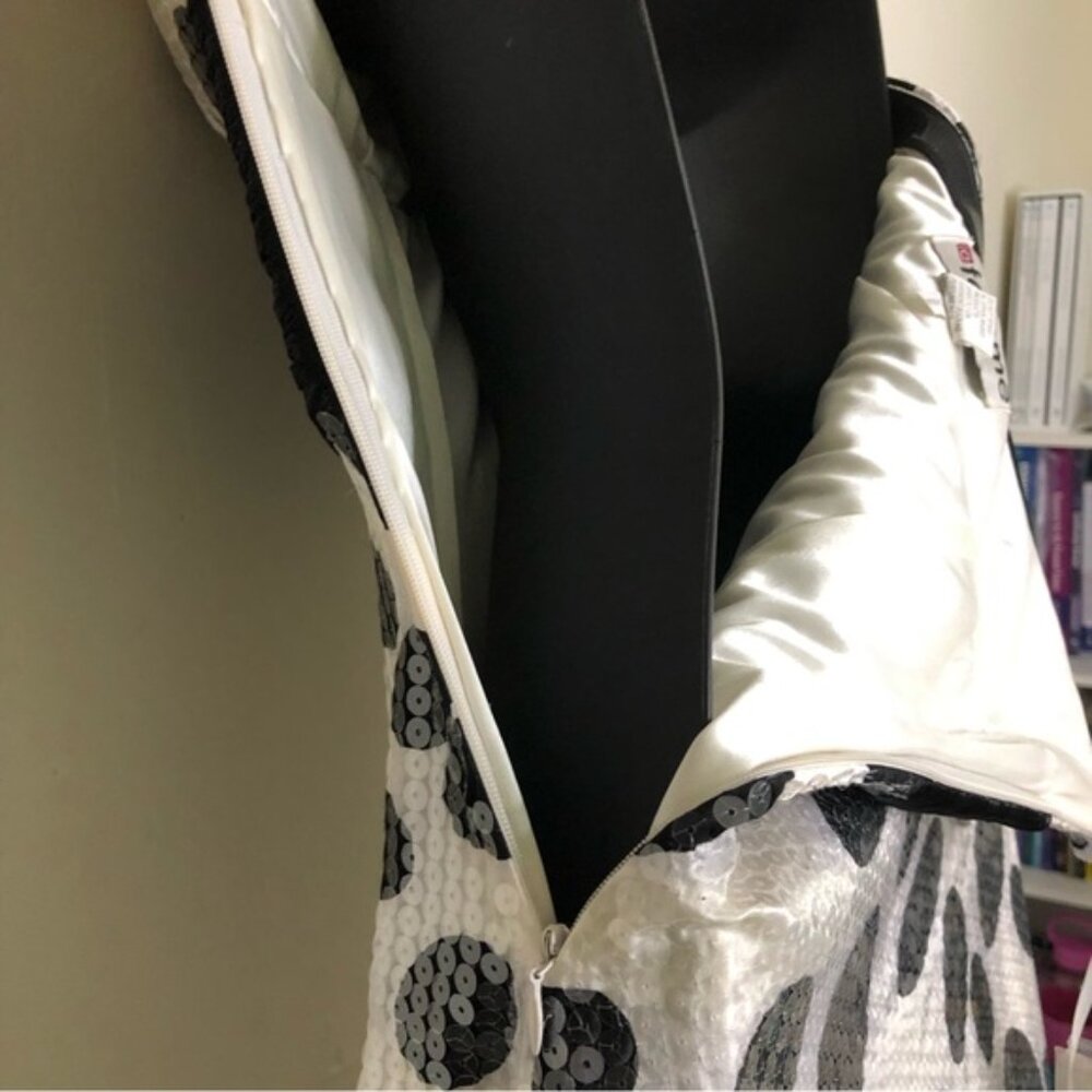 La Femme Polka Dot Sequined A-Line Short Dress - Black & White - Size 0 NWT - Picture 3 of 9